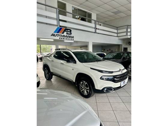 FIAT TORO 2.0 16V TURBO DIESEL VOLCANO 4WD AT9 FIAT TORO 2.0 16V TURBO DIESEL VOLCANO 4WD AT9
